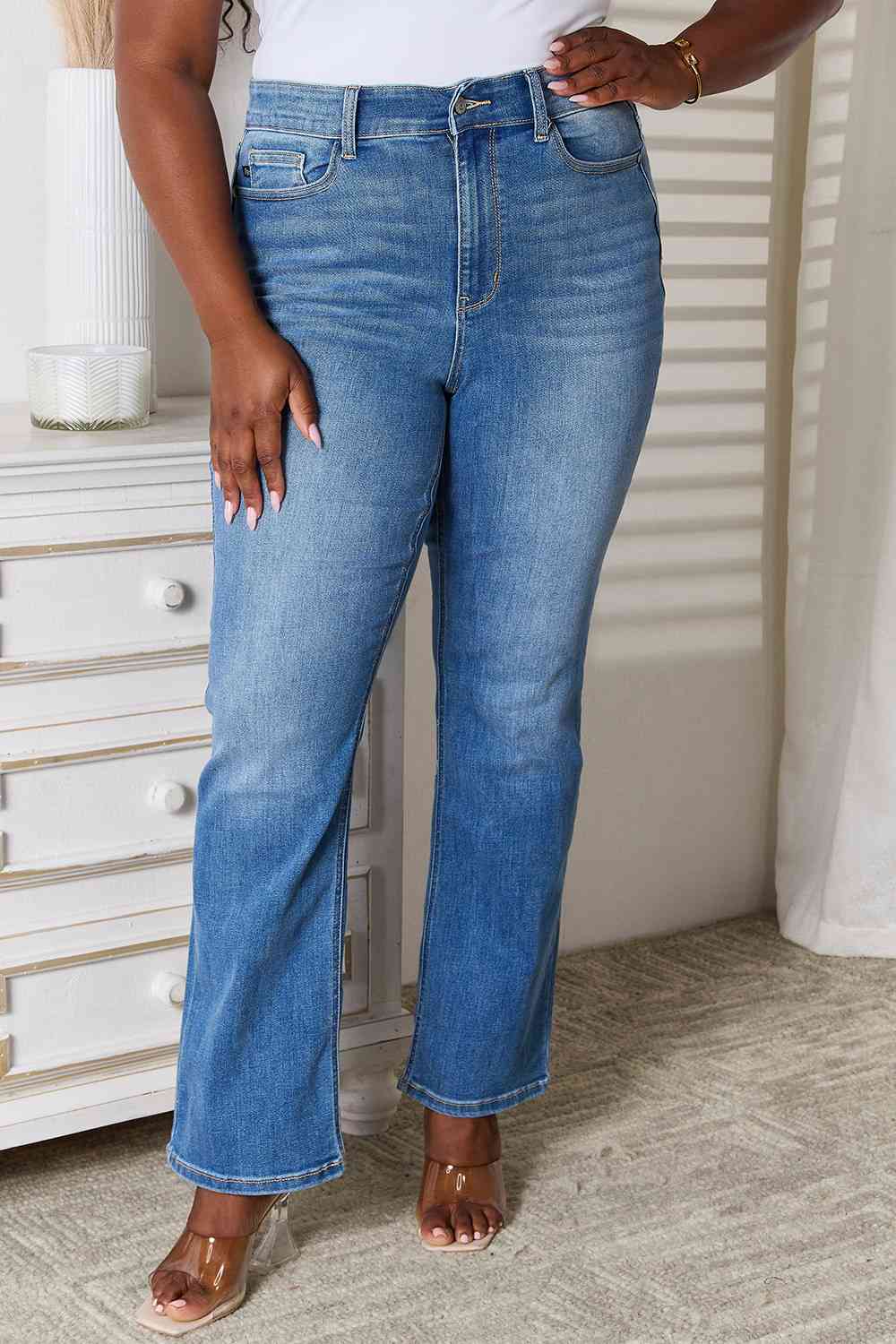 Judy Blue Full Size Straight Leg Jeans with Pockets  Krazy Heart Designs Boutique Medium 0(24) 
